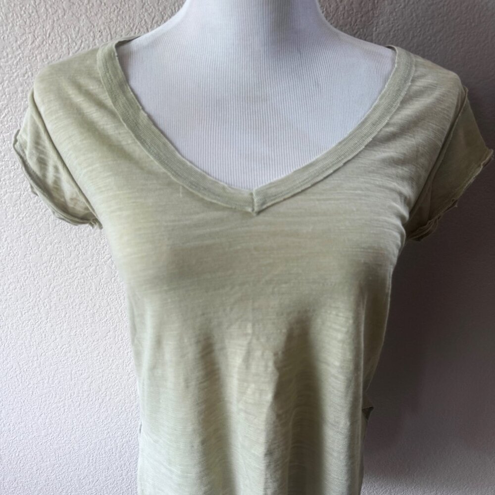 We The Free Women's V-Neck Distressed Top Light Green Size XS